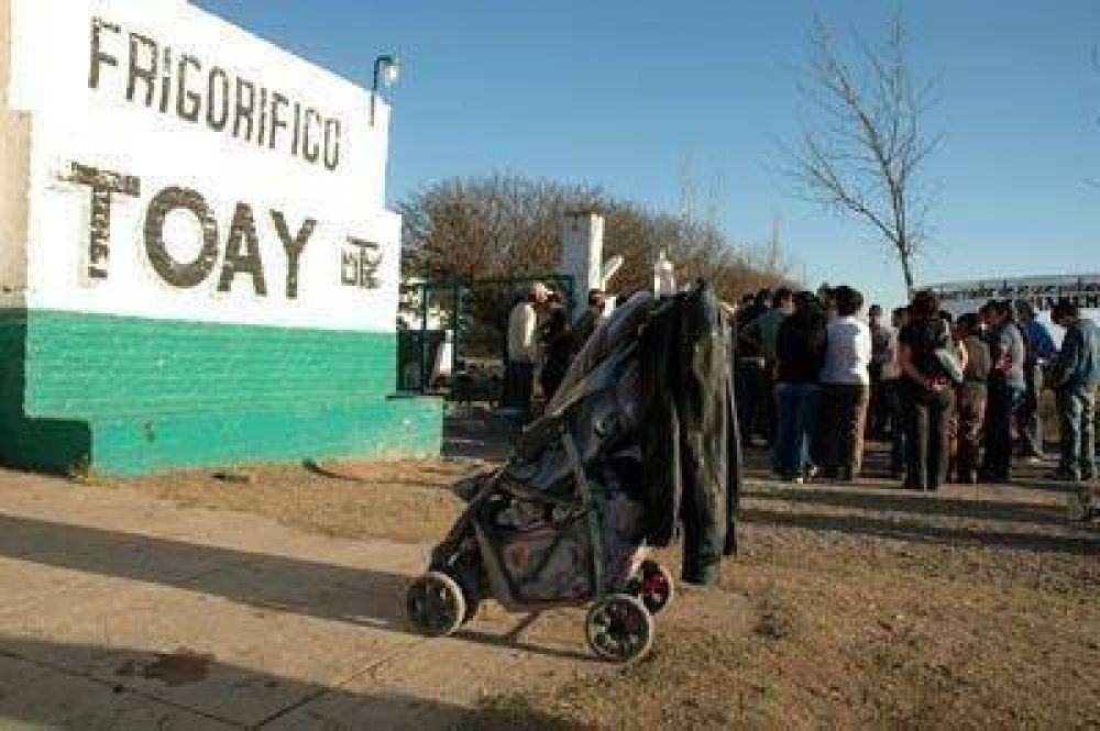 Frigor�fico Toay: se re�nen con los trabajadores para informar la quiebra