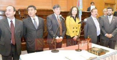 Despu�s de varios a�os qued� integrado el Tribunal Superior