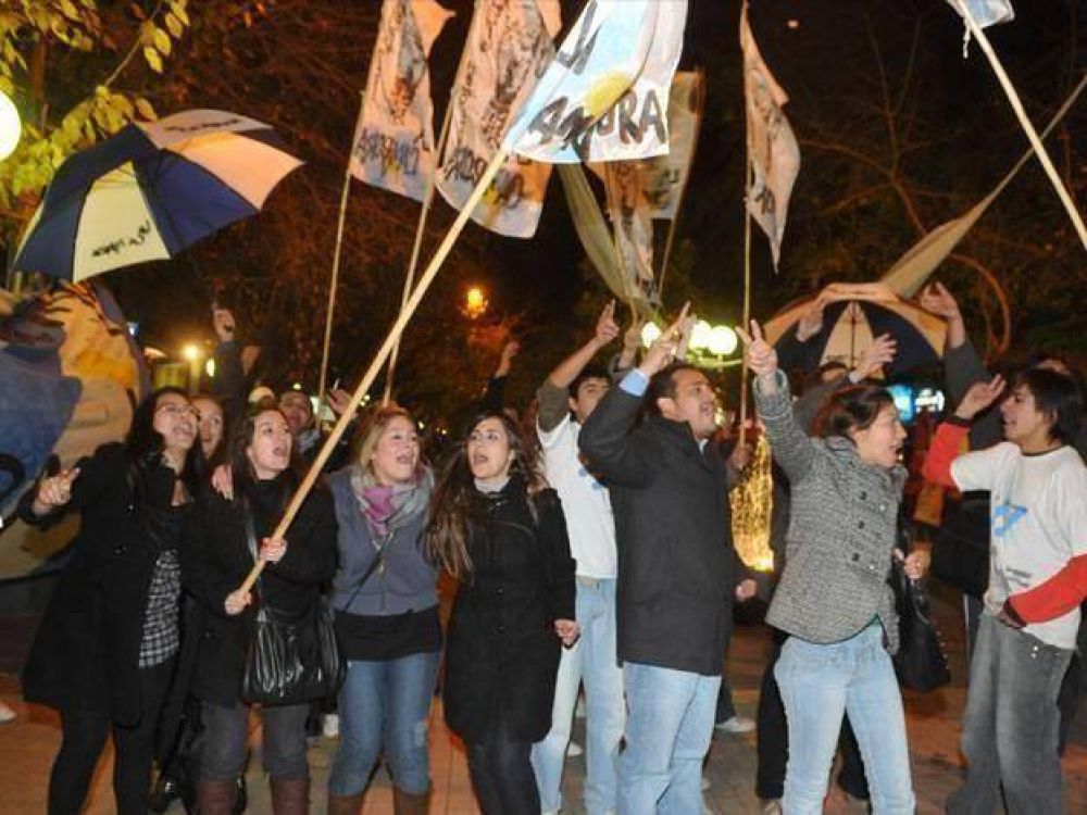 La C�mpora festej� en la Peatonal