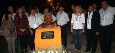 En Resistencia, se descubri� un busto en honor a Jos� Luis Cabezas