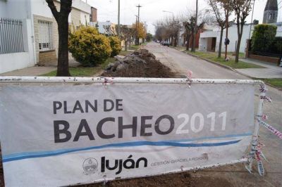 Avance obras de pavimentaci�n B� El Tr�bol y Open Door 