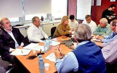 Ayer las contratistas petroleras mantuvieron una reuni�n con PAE