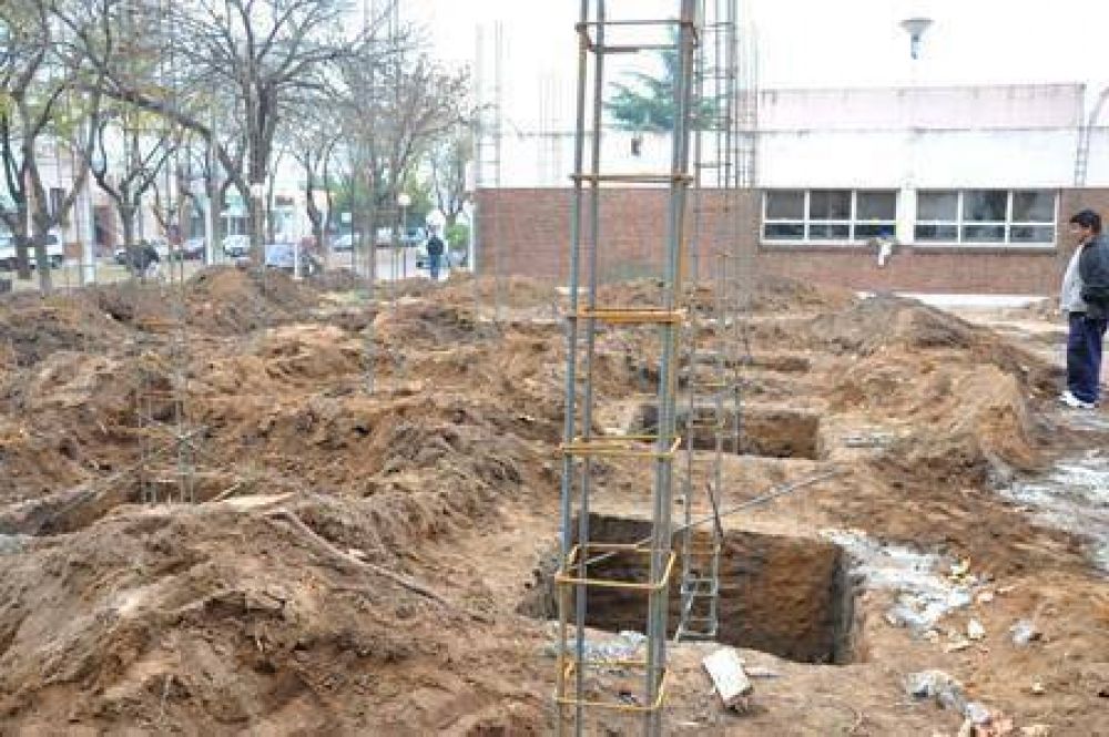 Comenz� la ejecuci�n de 11 consultorios externos en el Hospital