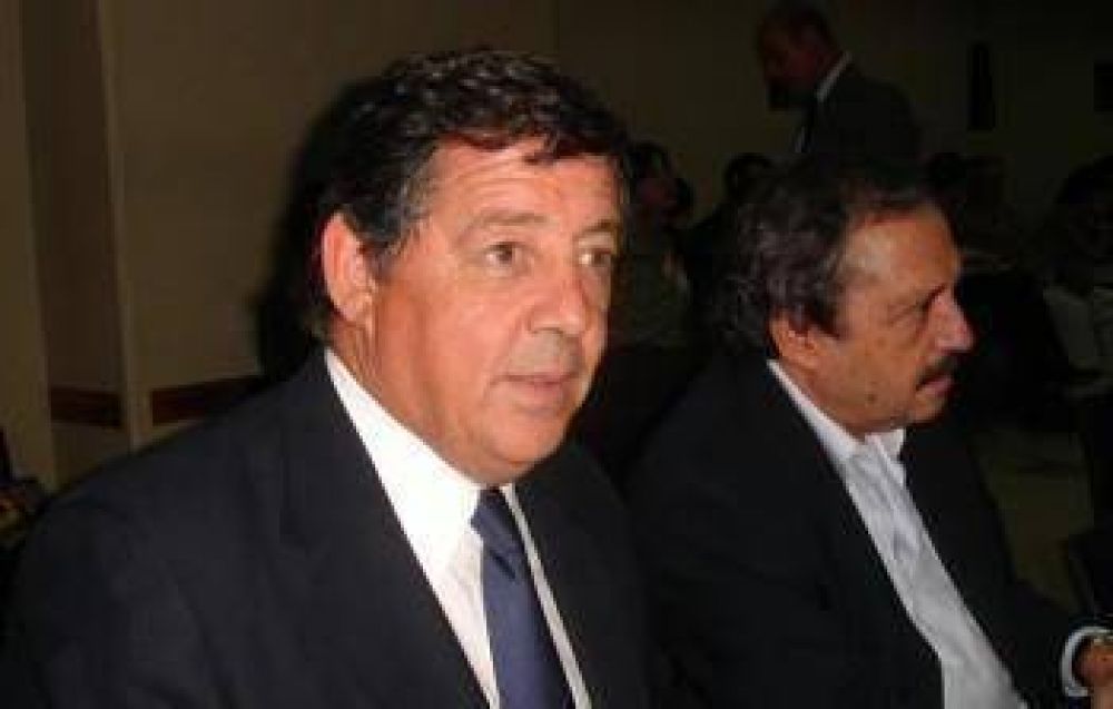 Tunessi neg� haberse bajado de la carrera por la intendencia