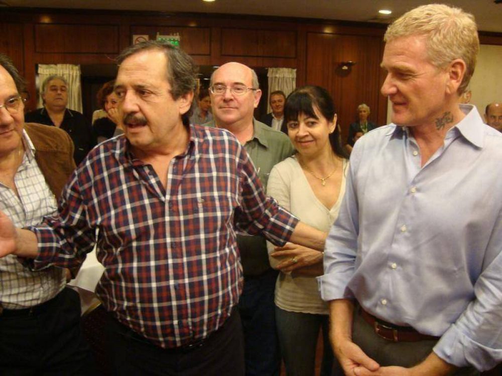 Alfons�n trajo a De Narv�ez para hacer campa�a en Misiones