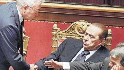 Berlusconi sobrevive y recibe un voto de confianza en el Parlamento