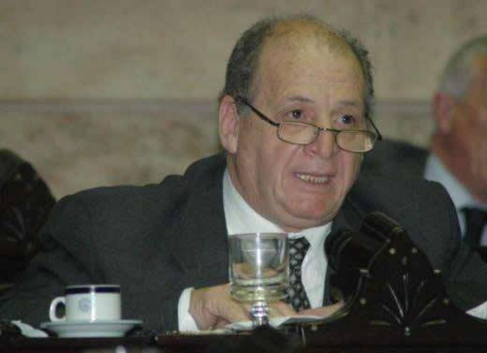 Mario Ra�l Merlo definir� en una reuni�n con Poggi si lo acompa�ara en la formula