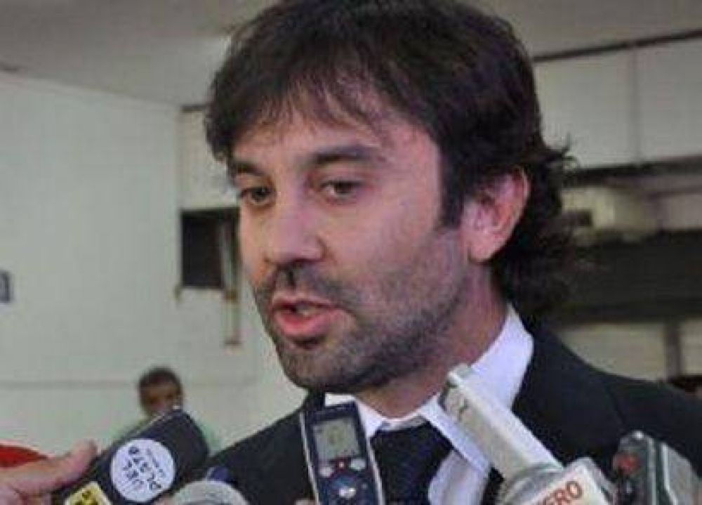 FELIPE SE DEDICAR� TAMBI�N A PREDECIR EL FUTURO 