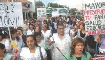 PAGAR�N M�S DE $4 MILLONES PARA CONTROLAR A TRABAJADORES DE LA SALUD