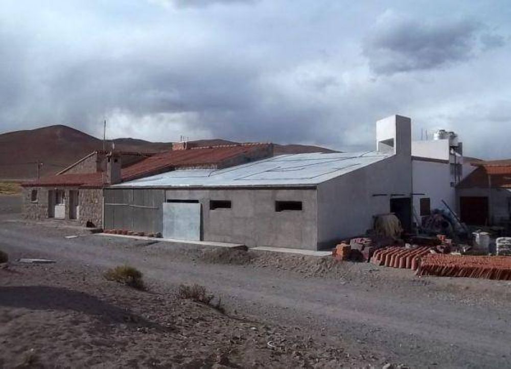 El Gobierno mejora y ampl�a una escuela de la Puna Salte�a