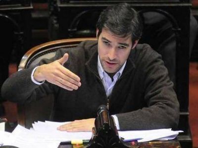Adri�n P�rez pone en duda la invencibilidad de Cristina 	