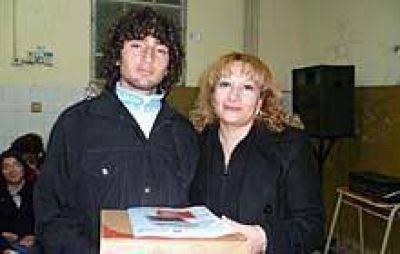 Programa Conectar entrega 67 netbooks a egresados de la Escuela T�cnica N� 2