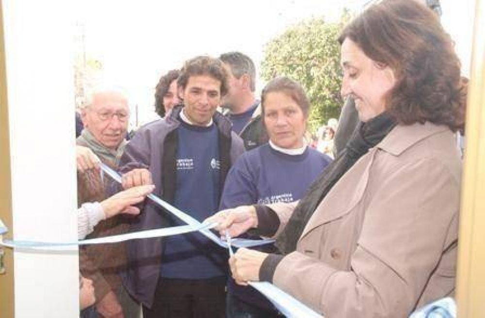 Qued� reinaugurado el Centro de Atenci�n Primaria del barrio Lanusse