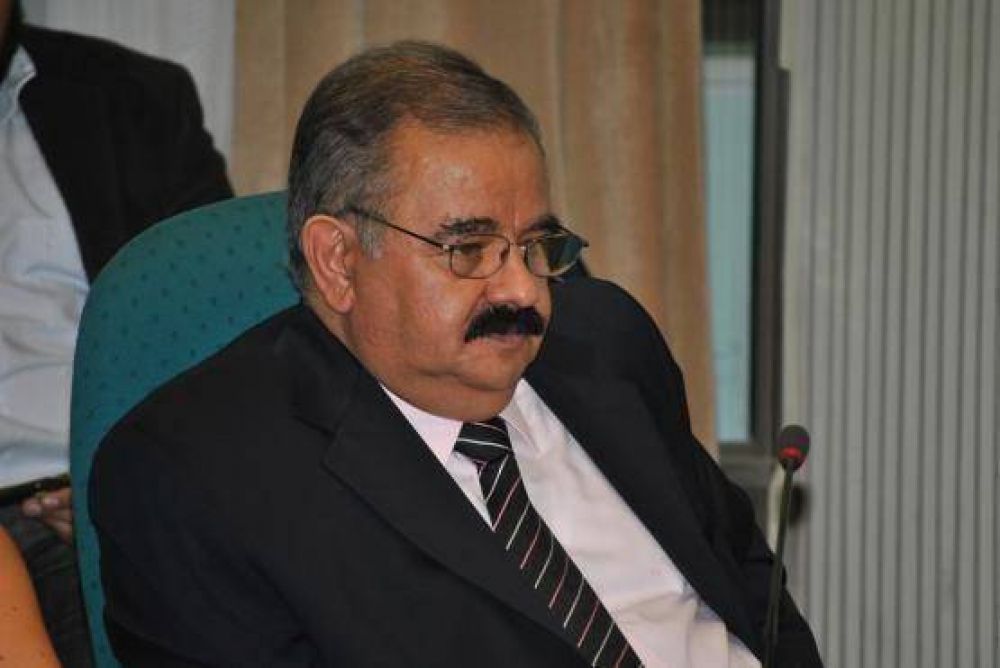 Piden interpelaci�n al ministro Robles