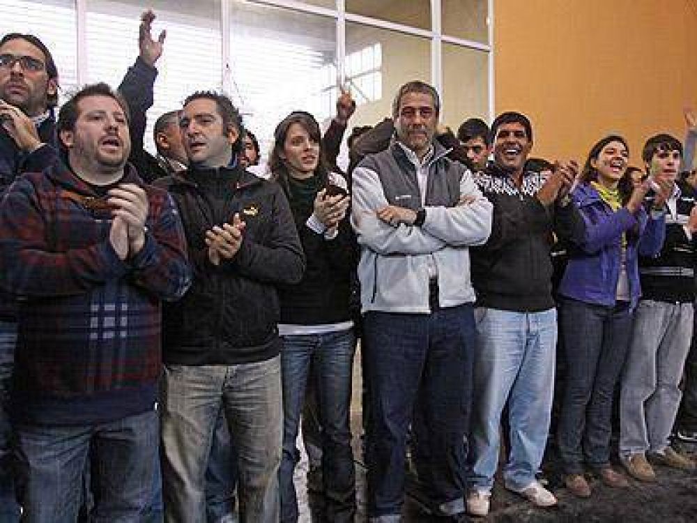 La juventud kirchnerista expres� su respaldo a la Presidenta y al Intendente