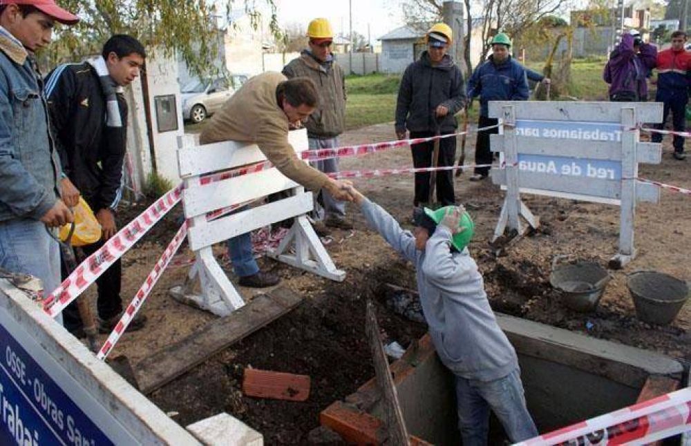 M�s de 1000 vecinos del barrio Parque Independencia contar�n con agua corriente