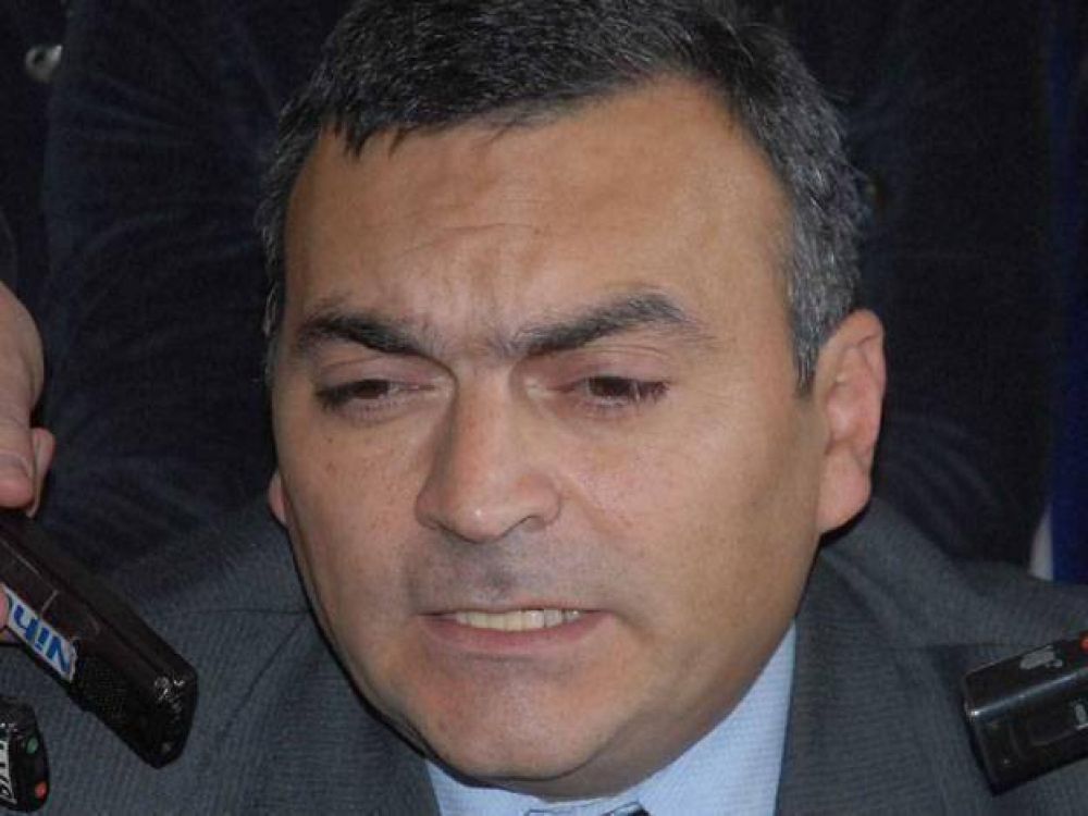"El gobernador no es cualquier candidato", fustig� el ministro F�lix Gonz�lez