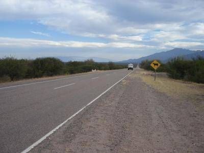 Se firm� el contrato de 180 millones de pesos para mejorar los caminos a Tinogasta y Bel�n