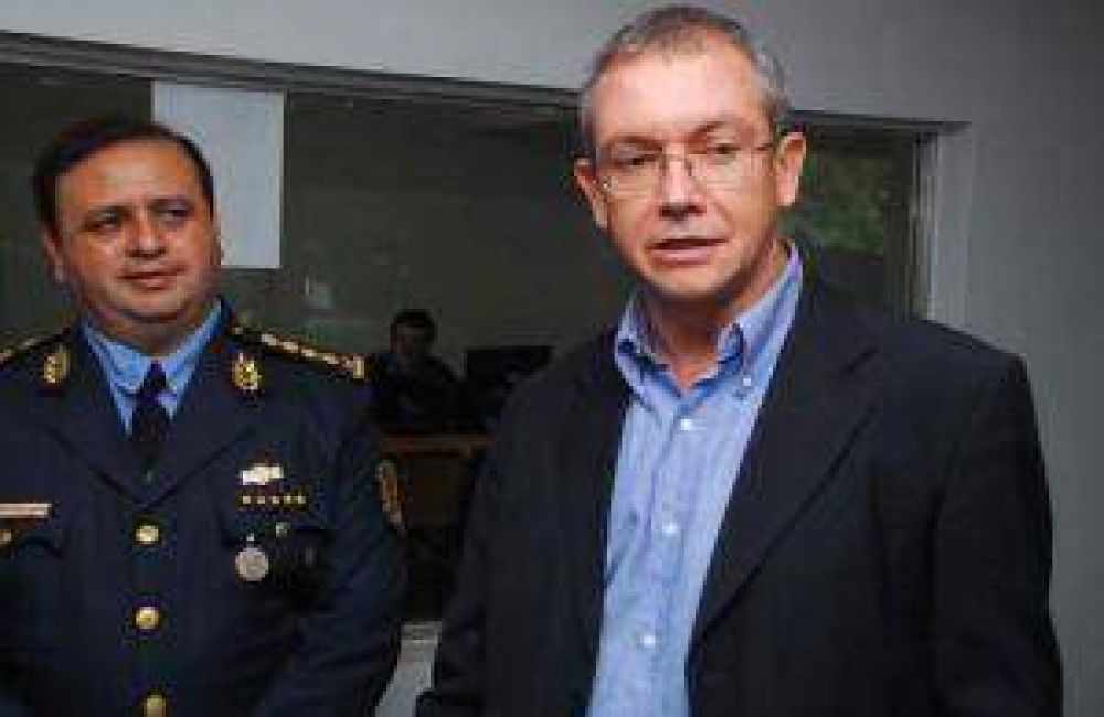 Pedrini: El gobierno tambi�n quiere el pleno esclarecimiento de la muerte de M�rtires L�pez
