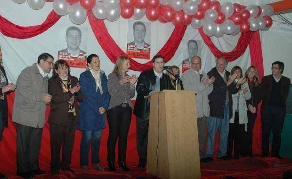 Canalis lanz� su campa�a y revindic� al radicalismo