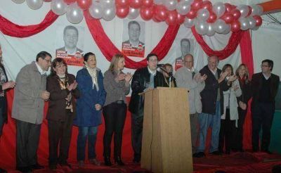Canalis lanz� su campa�a y revindic� al radicalismo
