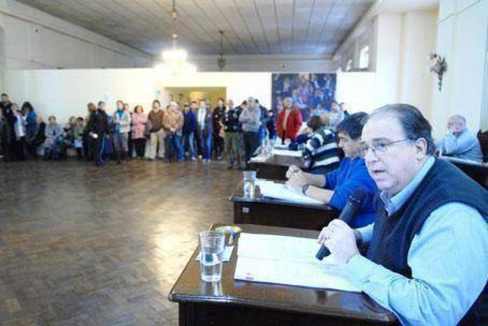 La ordenanza sobre fumigaciones contin�a sin tratarse