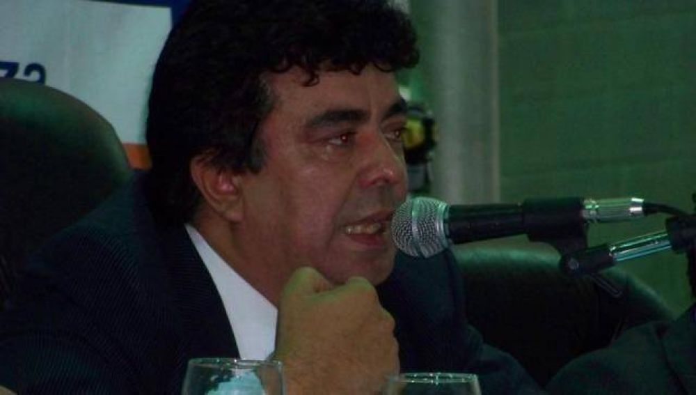 Espinoza acompa�� junto a otros intendentes el anuncio de la formula presidencial