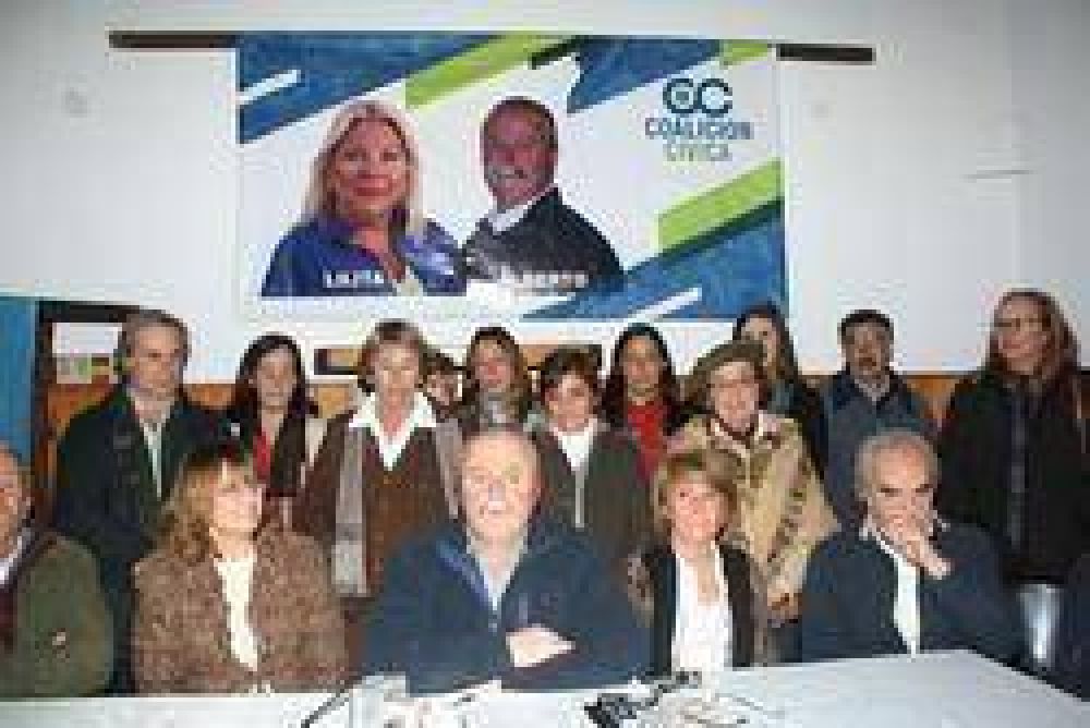 La Coalici�n C�vica present� sus candidatos  