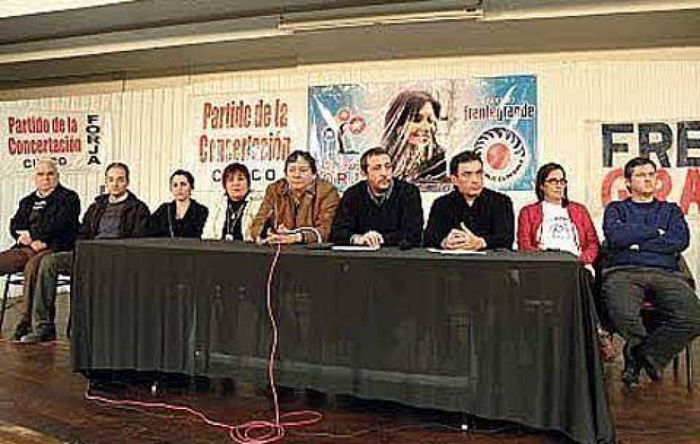 Presentaron �Aportes para el debate de un programa provincial�