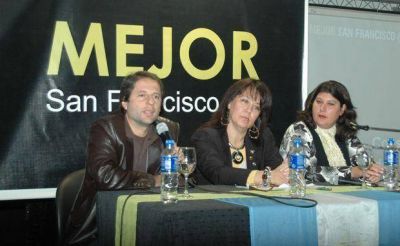 Bernarte propone una �fuerte presencia del municipio en los barrios perif�ricos�