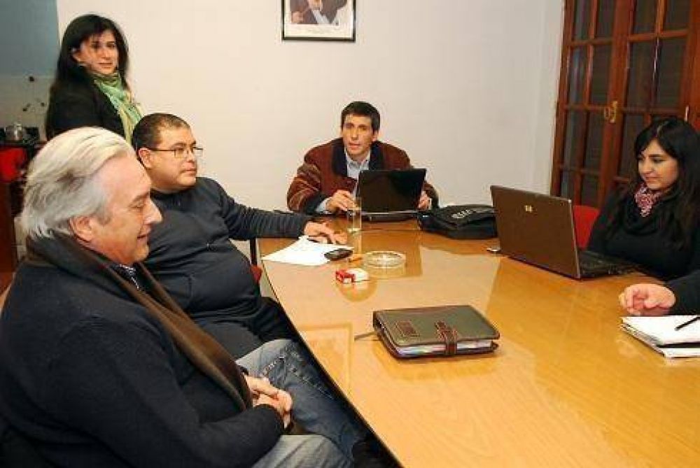 Desde el gobierno aclararon que brizuela no se inclinar� por ning�n candidato en esta primera etapa