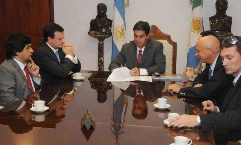 Capitanich firm� un convenio para comenzar con las etapas del proyecto Ciudad C�vica