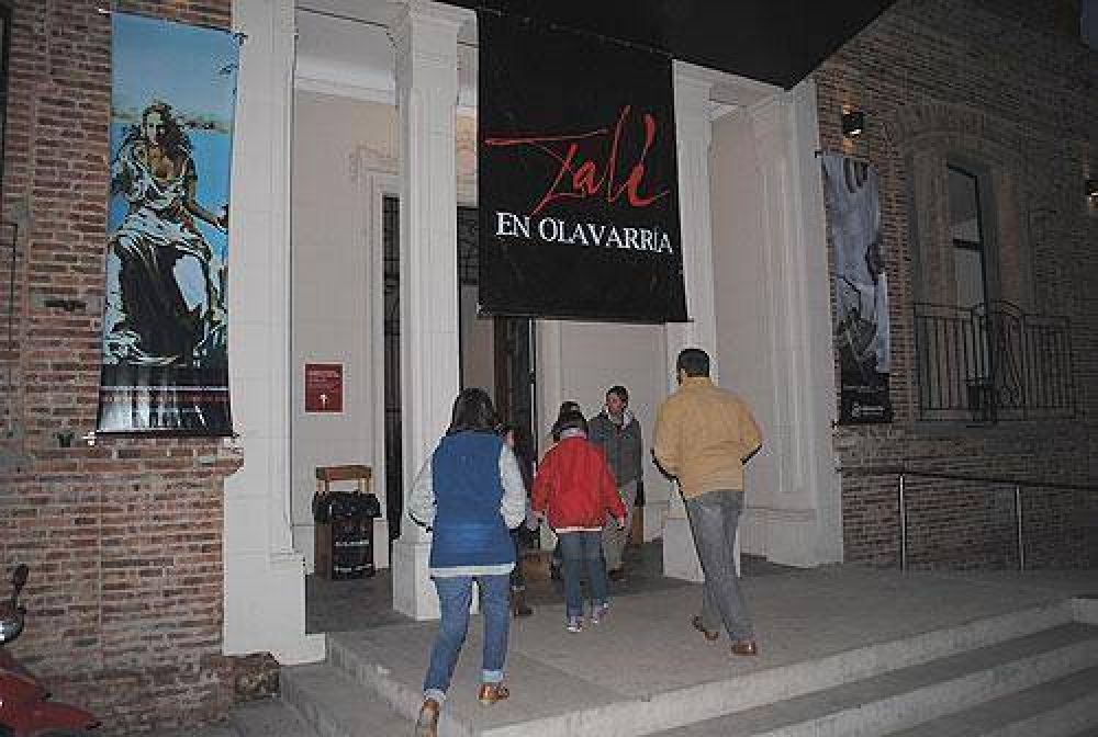 �Dal� en Olavarr�a� sigue una semana m�s, con entrada gratuita hasta el 3 de julio 