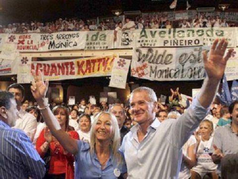 M�nica L�pez: �Francisco pudo elegir a su compa�ero de f�rmula, como no pudo hacer Scioli�