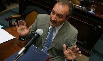 M�s problemas para Cerroni: ahora amenaz� con renunciar el director de Rentas