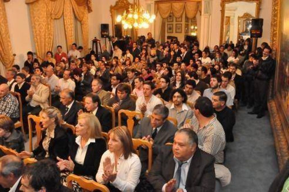 Urribarri puso en marcha la Escuela Provincial de Gobierno
