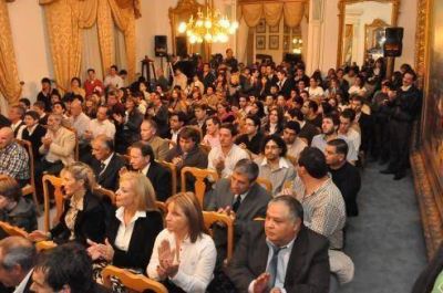 Urribarri puso en marcha la Escuela Provincial de Gobierno