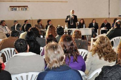 Presupuesto Participativo 2012: funcionarios de hacienda se re�nen con vecinos de Pedernera