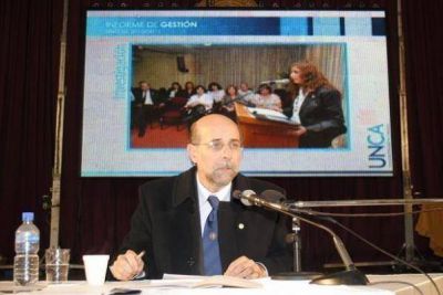 La democracia florece en Humanidades y en la Universidad�brilla