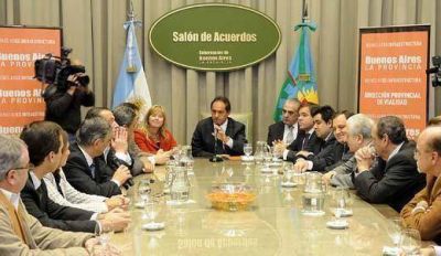 Daniel Scioli present� el proyecto para terminar la obra de la ruta 6