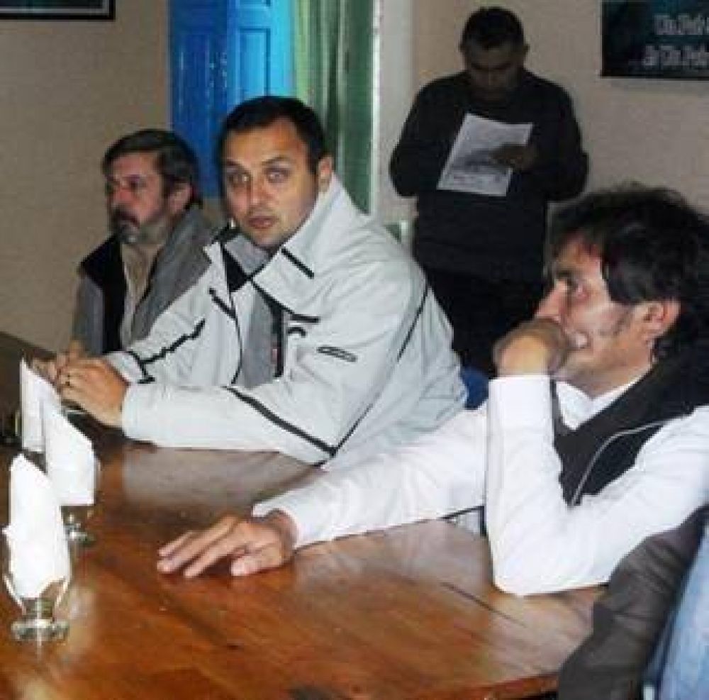 SAN MART�N - DANIEL IVOSKUS COMPARTI� UN ALMUERZO CON EX COMBATIENTES 
