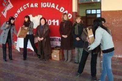 La Naci�n entreg� netbooks a m�s de ochenta alumnos de la Escuela T�cnica N� 6