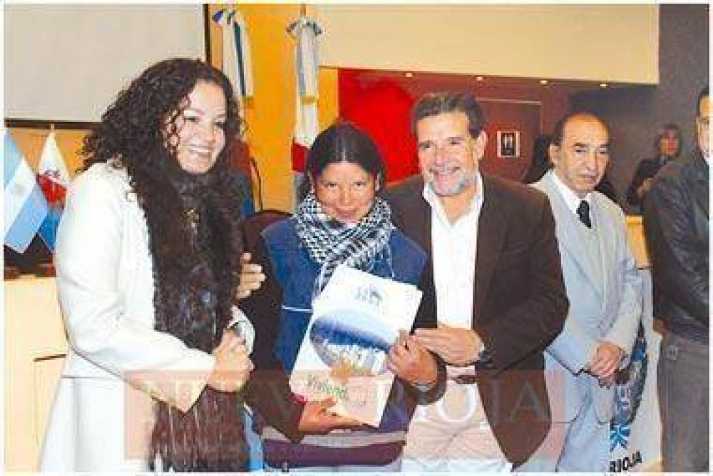 Beder Herrera ya hace campa�a por Cristina y Teresita Luna  