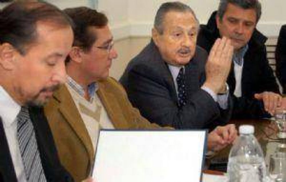 Denuncian manejo irregular de Irrigaci�n para abrir pozos