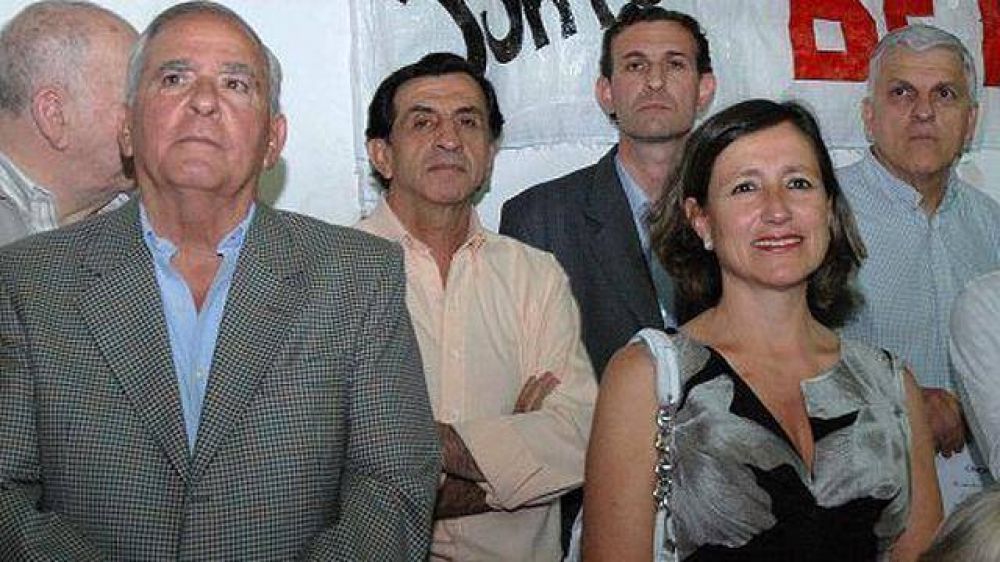 En el PS ponen en duda que Binner pegue boleta con Benedetti
