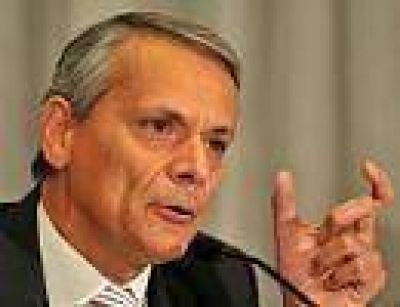 Castrilli: �El virrey Filmus quiere pan y circo�