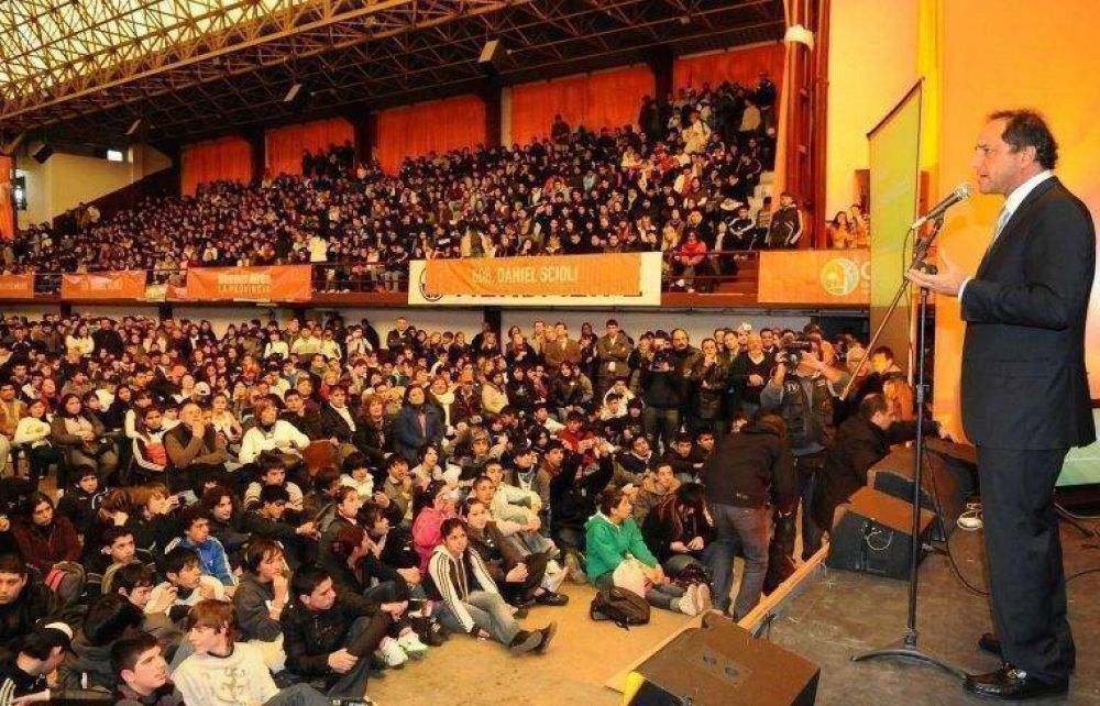 Scioli: �Los cambios llegan cuando la juventud est� convencida� 