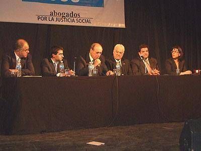 Zaffaroni visit� Lomas para presentar su �ltimo libro
