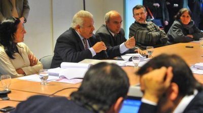 Deciden hoy la suerte de la ITV y el boleto prepago
