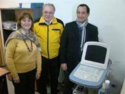 Pergamino: Presentaron un ec�grafo en el Centro de Salud "2 de Abril"